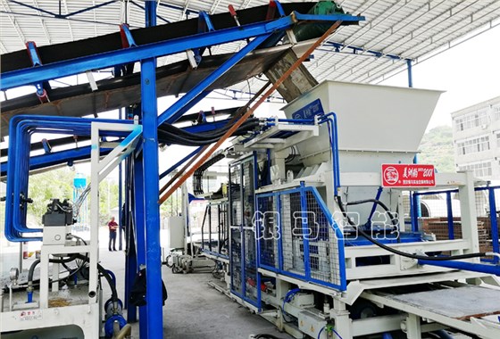 連鎖護(hù)坡磚機(jī)六大注意事項(xiàng)，提升生產(chǎn)效率30%