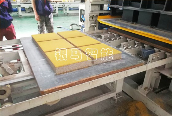 導(dǎo)致全自動(dòng)水泥透水磚機(jī)使用壽命驟降的兩大原因！