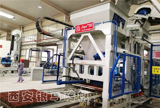 透水磚機(jī)設(shè)備生產(chǎn)線與眾不同的生產(chǎn)體驗從智能化開始！