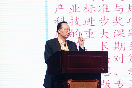中國煤炭地質(zhì)總局黨委副書記、副局長，中國地質(zhì)學(xué)會副理事長兼煤炭綠色勘查專委會主任任輝