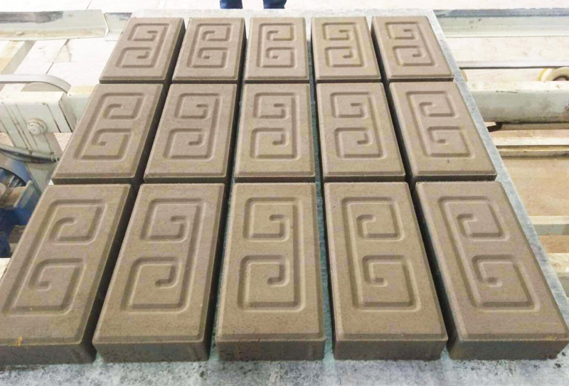工業(yè)廢渣制磚機