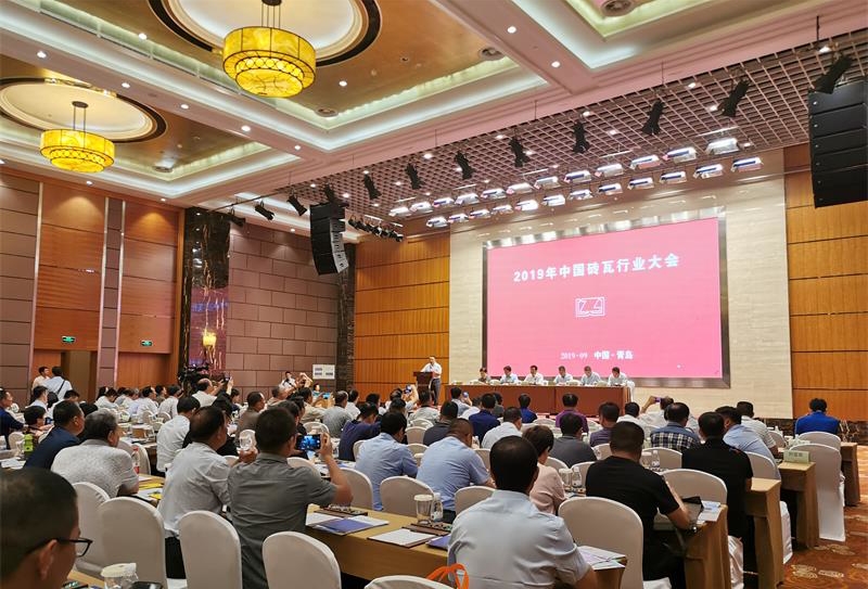 2019年中國磚瓦行業(yè)大會(huì)圓滿落幕，銀馬環(huán)保磚/石一體機(jī)備受矚目！