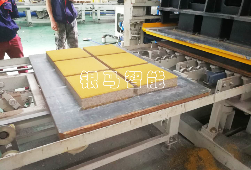 導(dǎo)致全自動(dòng)水泥透水磚機(jī)使用壽命驟降的兩大原因！