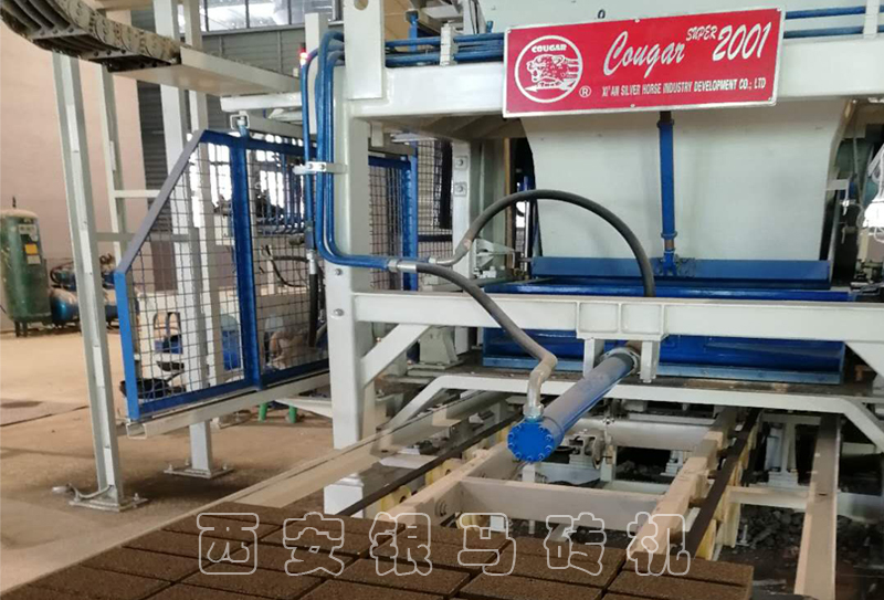 透水磚機(jī)：制磚機(jī)械設(shè)備能否化解“海綿城市”建設(shè)中的難題？