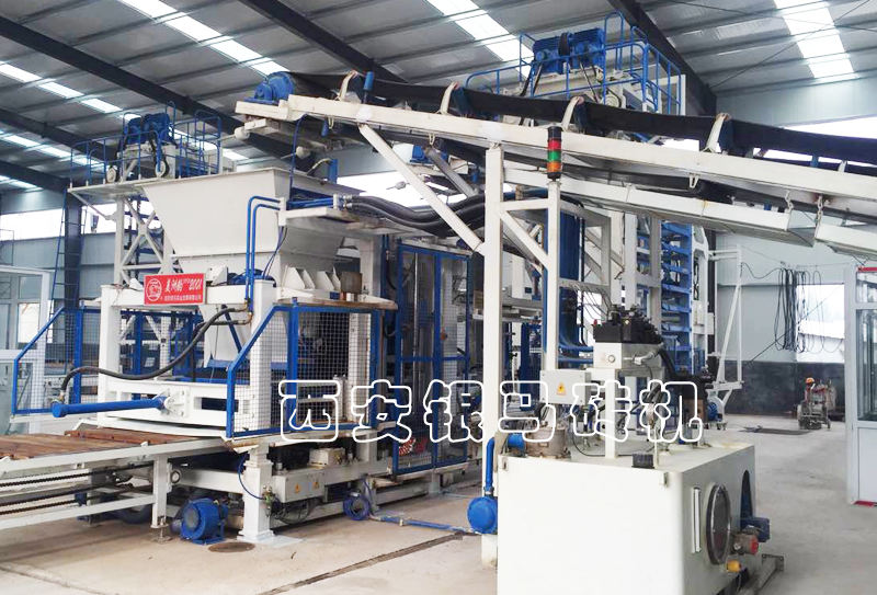 銀馬新型透水磚機生產(chǎn)線：三十載砥礪拼搏，九萬里內(nèi)外馳名！
